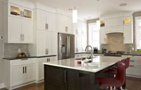 Classic Line Kitchen With White Finishes